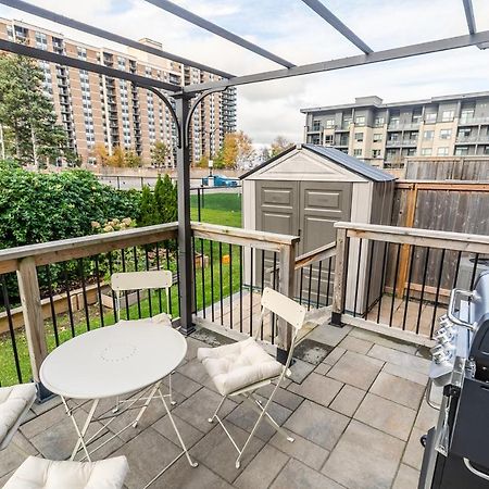 Globalstay Modern Townhomes In Lakeshore Steps To The Beach Hamilton Exterior photo