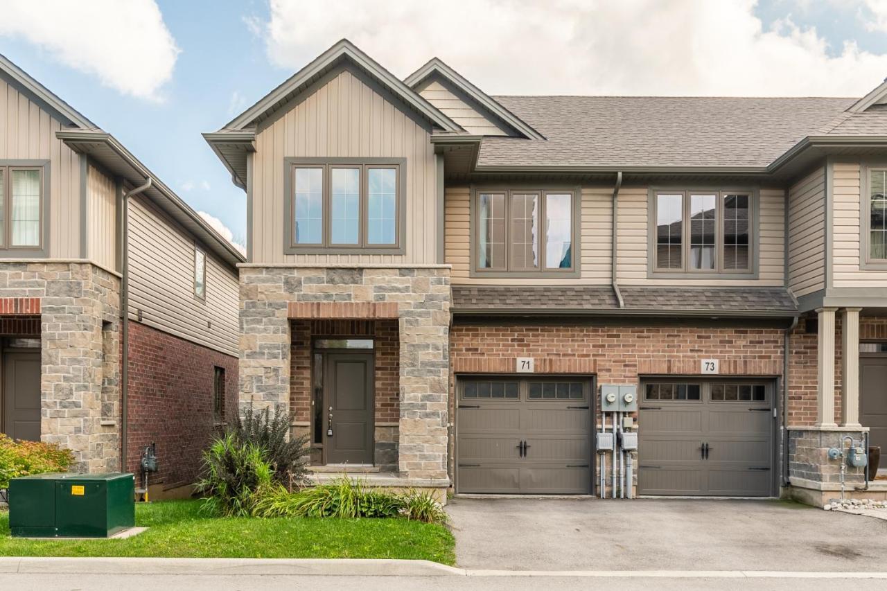 Globalstay Modern Townhomes In Lakeshore Steps To The Beach Hamilton Exterior photo